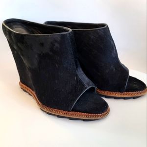 Camilla Skovgaard Calf Hair Avant-Garde Wedge Mules EU39/9 Black Designer Heels